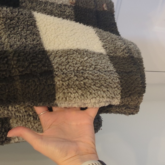 Volcom Boucle Plaid Shacket - Picture 3 of 7